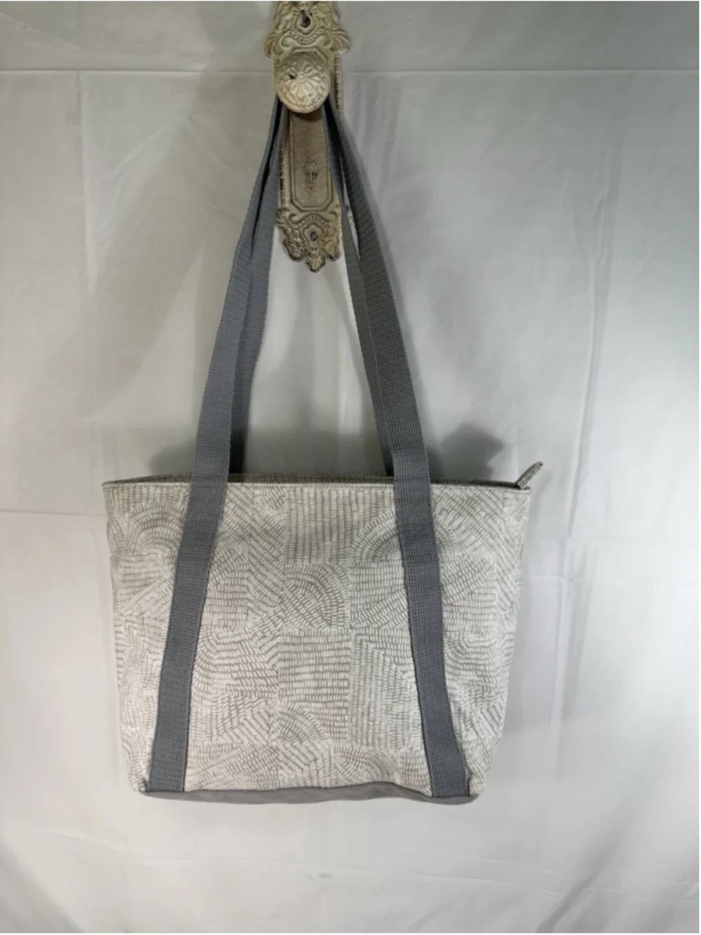 Thirty One bag Canvas Tote small grey cream new small zip top new